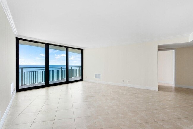 Building Photo - 3000 N Ocean Dr