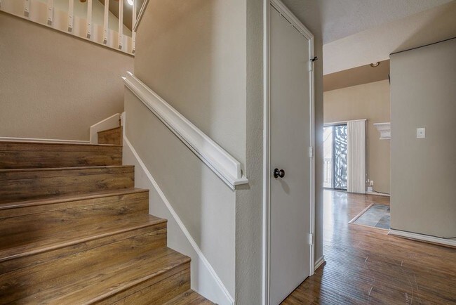 Foto del edificio - 1538 Signal Ridge Pl