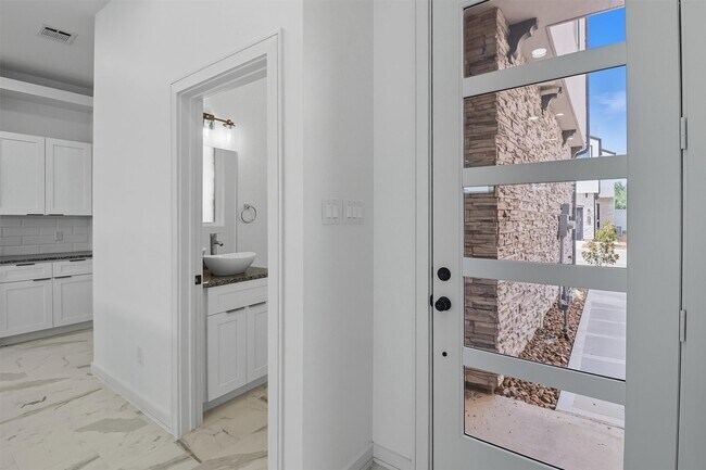 Foto del edificio - 2927 El Fenice Ln