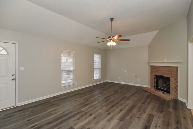 Building Photo - 5808 Shiloah Cove S