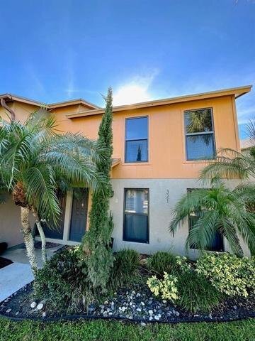 Foto del edificio - 321 Sandtree Dr