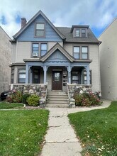 Building Photo - 910 S State St