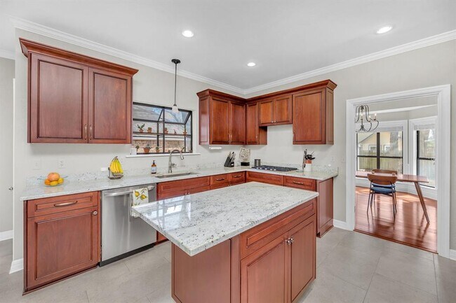 Foto del edificio - 927 Blue Spring Cir