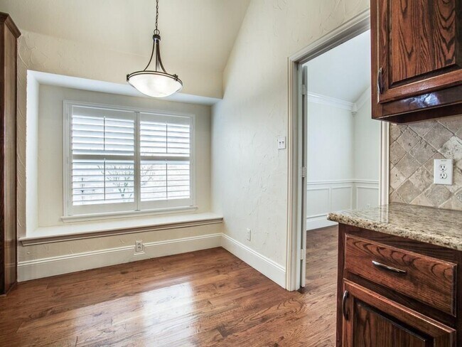 Building Photo - 2300 Haystack Dr