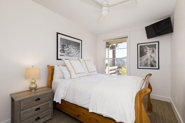 Foto del edificio - 7 Saddle Ridge Rd
