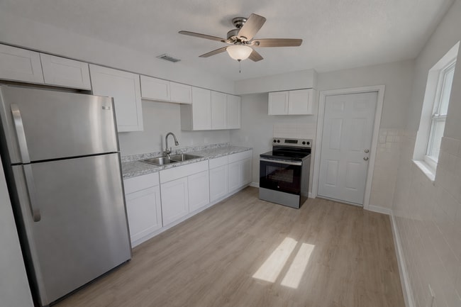 Photo - 4453 87th St Ct W House