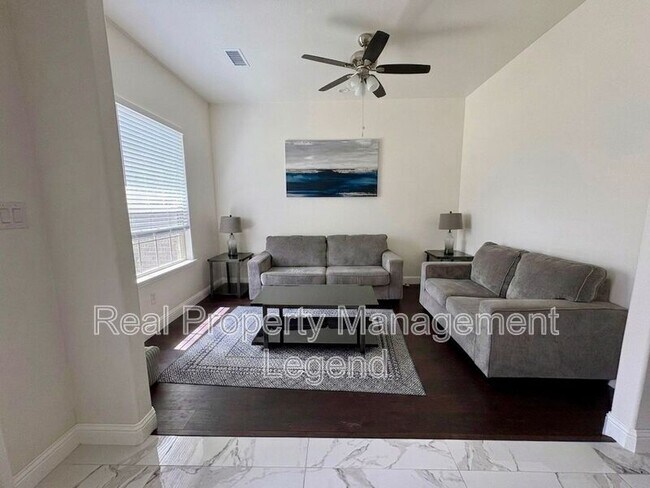 Foto del edificio - 201 N W A Allen Blvd