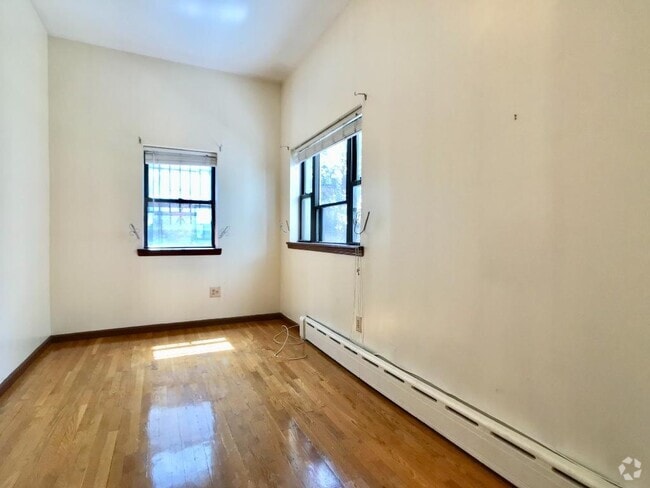 Building Photo - 306 W 106th St
