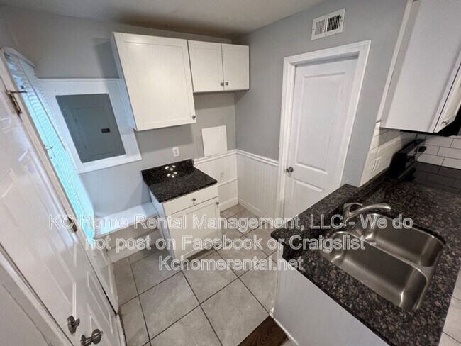 Foto del edificio - 8009 Summit St