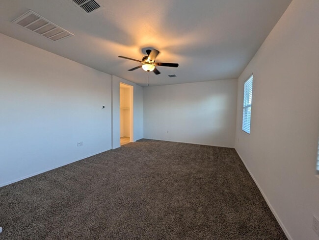 Building Photo - 9407 E Alfalfa Dr