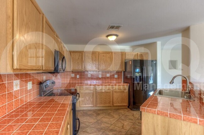 Building Photo - 789 W Firehawk Dr
