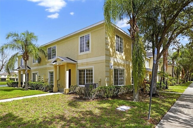 Foto del edificio - 10737 Keys Gate Dr