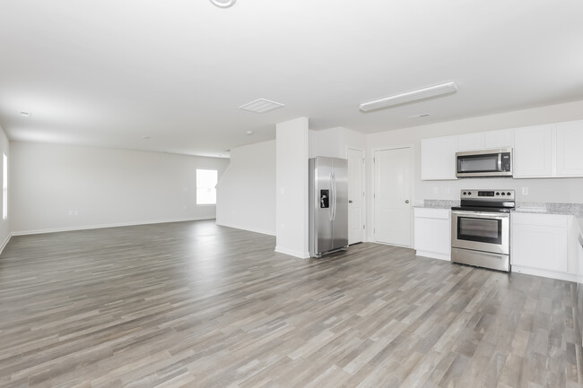 Building Photo - 851 Ashbury Ln