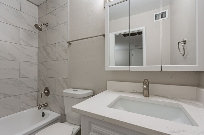 Foto del edificio - 4744 E Portland St