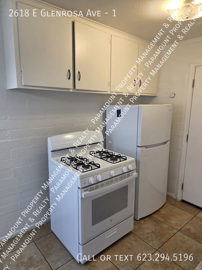 Foto del edificio - 2618 E Glenrosa Ave