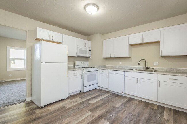 Foto del edificio - Spacious 2 Bedroom 1 Bathroom home