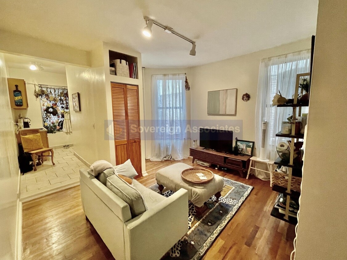 Primary Photo - 3133 Broadway