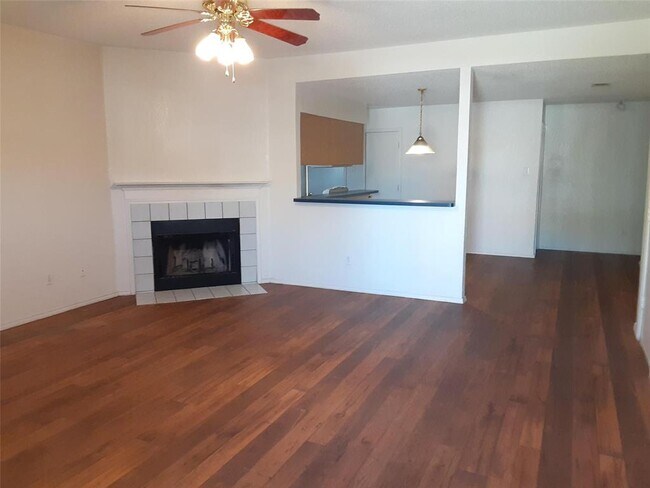 Building Photo - 1701 Whispering Cove Trail