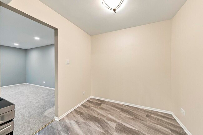 Building Photo - 675 Grove Terrace