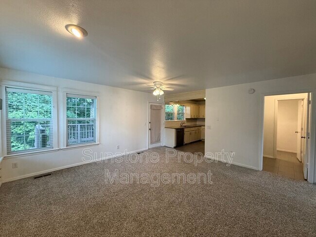 Foto del edificio - 5117 S Lions Ave