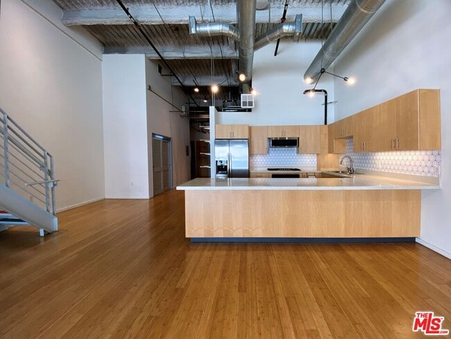 Foto del edificio - 1130 Flower St