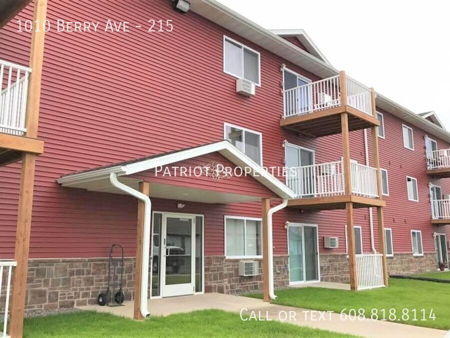 Primary Photo - 1010 Berry Ave