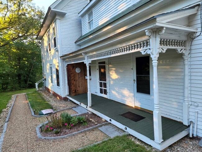 Building Photo - 1216 NH Route 175