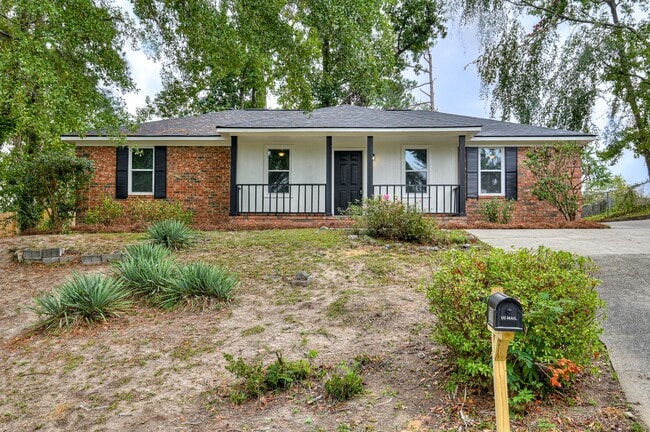 Foto del edificio - 208 Foxdale Dr