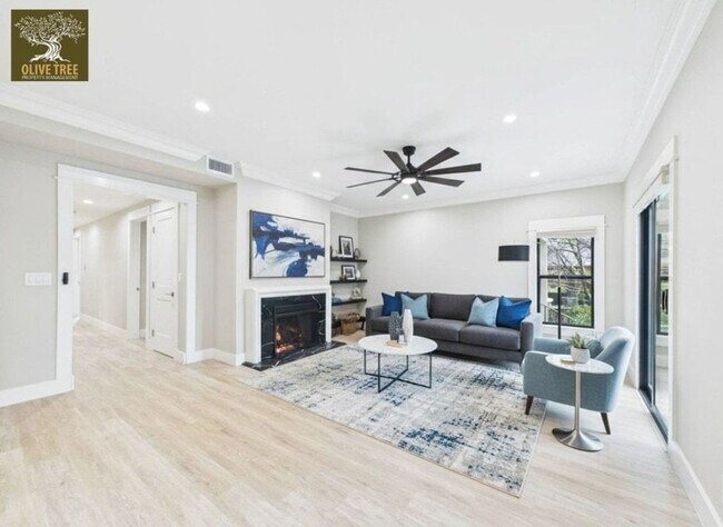 Foto del edificio - Luxury Ground-Level 2bed/2bath Unit | Fully Renovated | Walkable Pasadena Location