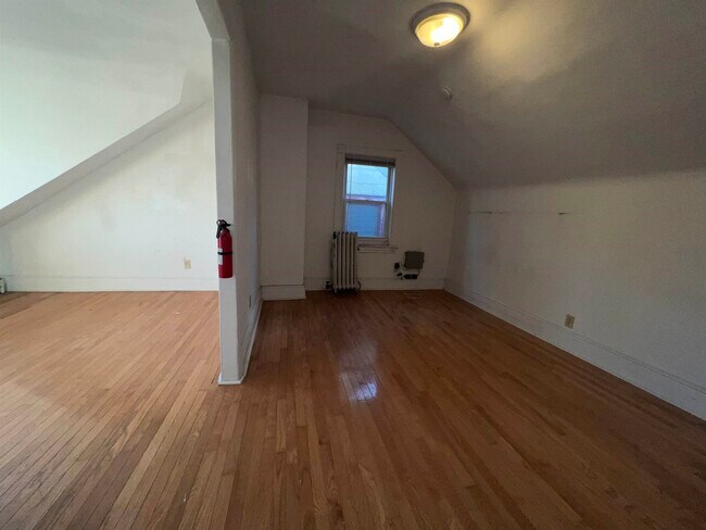 Building Photo - 48 Highwood Terrace