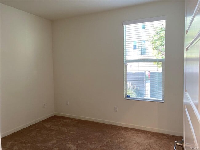 Building Photo - 179 Cadence