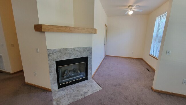 Foto del edificio - 6655 Windsor Commons Ave