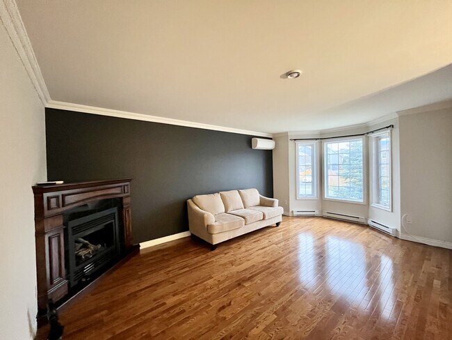 Photo du bâtiment - 54 Sunderland Dr