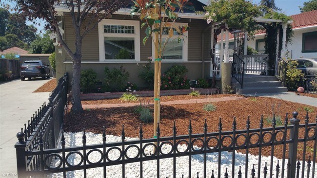 Building Photo - 351 Mayellen Ave