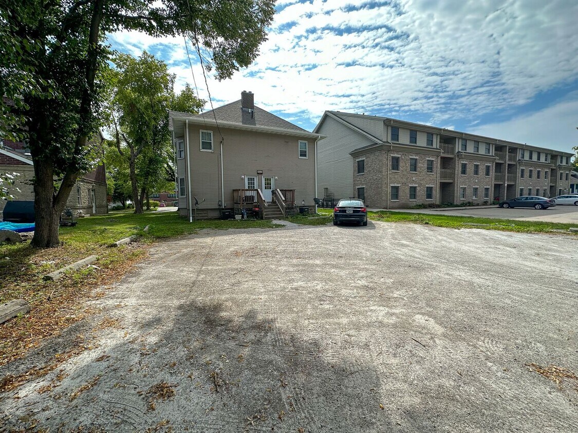 Foto del edificio - 409 Welch Ave