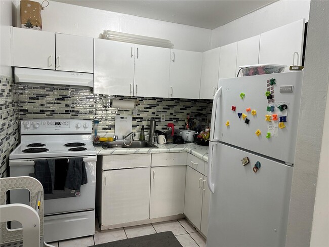 Building Photo - 3640 NW 9th St