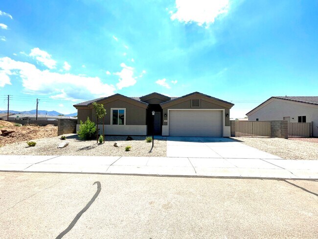 Foto del edificio - Beautiful 2024 Built 3 Bedroom Home in Legacy Ranch!