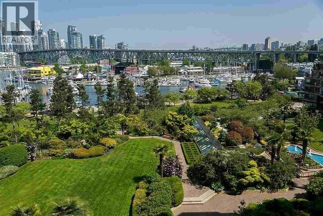 Photo du bâtiment - 1470 Pennyfarthing Dr