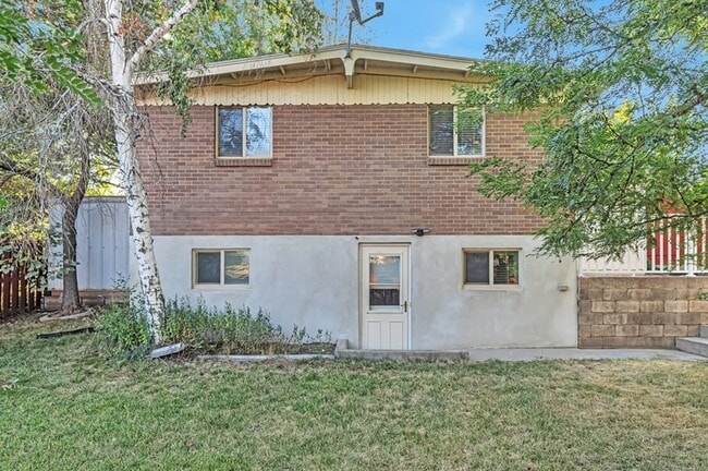 Building Photo - 3948 S 850 W