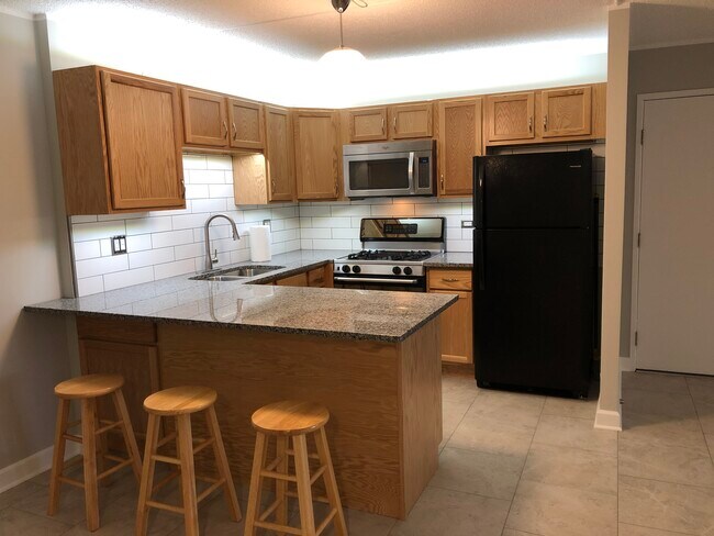 Foto del edificio - 5S070 Pebblewood Ln