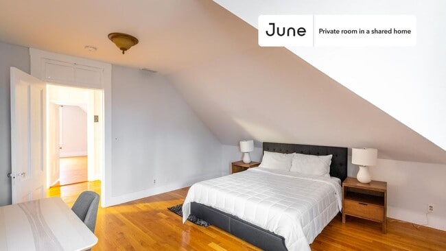 Building Photo - Room in Shared 5 bed/2.5 bath home in Newton Corner