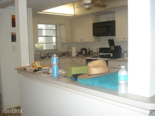 Building Photo - 5600 Beach Way Dr