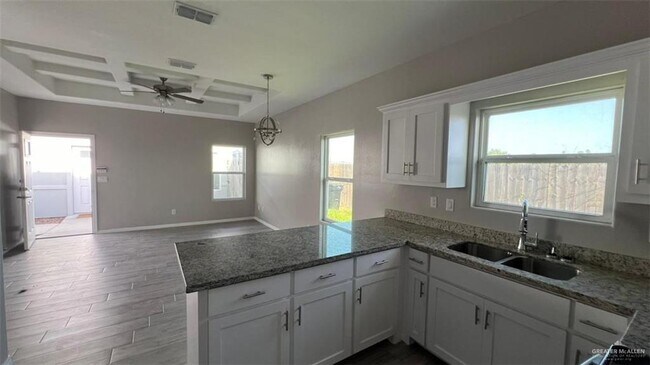 Foto del edificio - 6 Redbud Ln