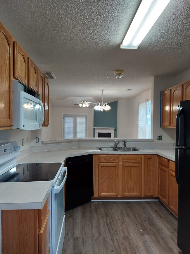 Building Photo - 539 Providence Crossing Dr