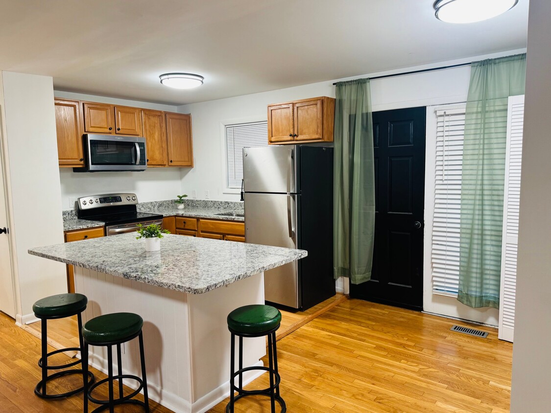 Photo - 1216 W Leigh St (Richmond, VA)