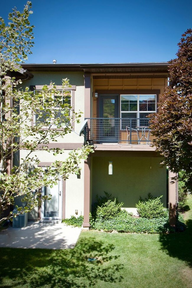 Foto del edificio - Incredible furnished townhome in Draper!