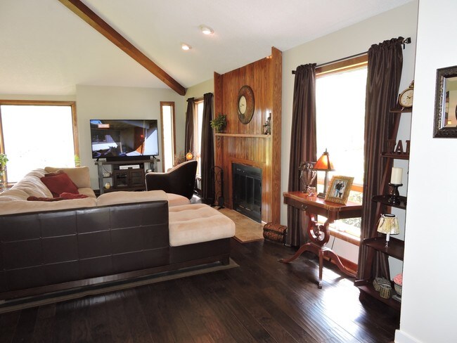 Foto del edificio - 103 Lake Ridge Dr