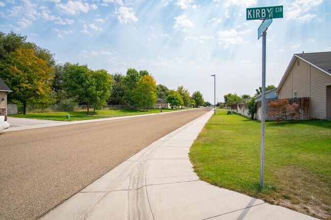 Foto del edificio - 3916 Kirby Cir
