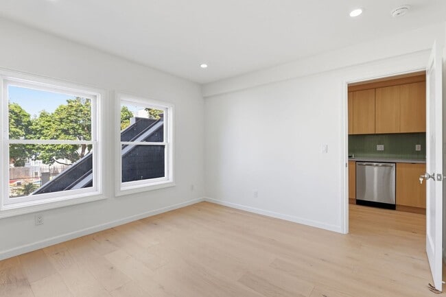Photo - 1221 Waller St #A House