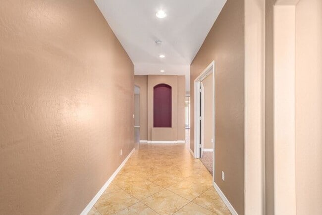 Building Photo - Single level rare to find 3 bed house in G...